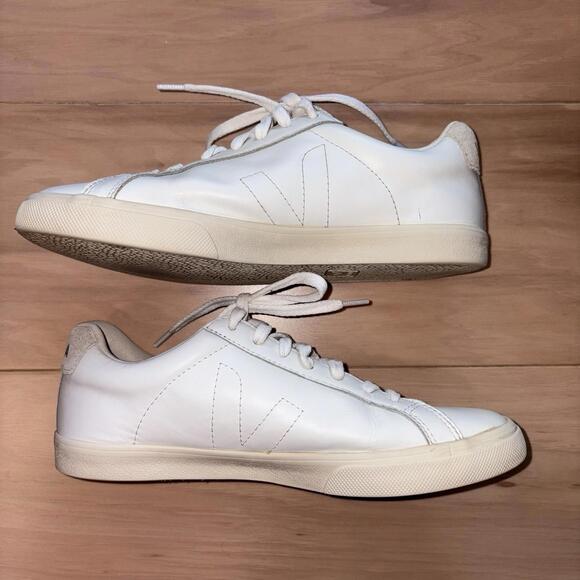 VEJA Esplar Women’s Size 9 White Leather Low Top Sneakers Casual Shoes - Picture 3 of 8